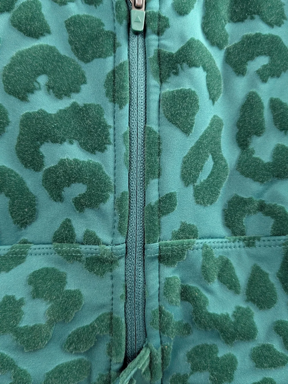 NWOT - Balance Athletica Green Velvet Leopard Print Set - Size M